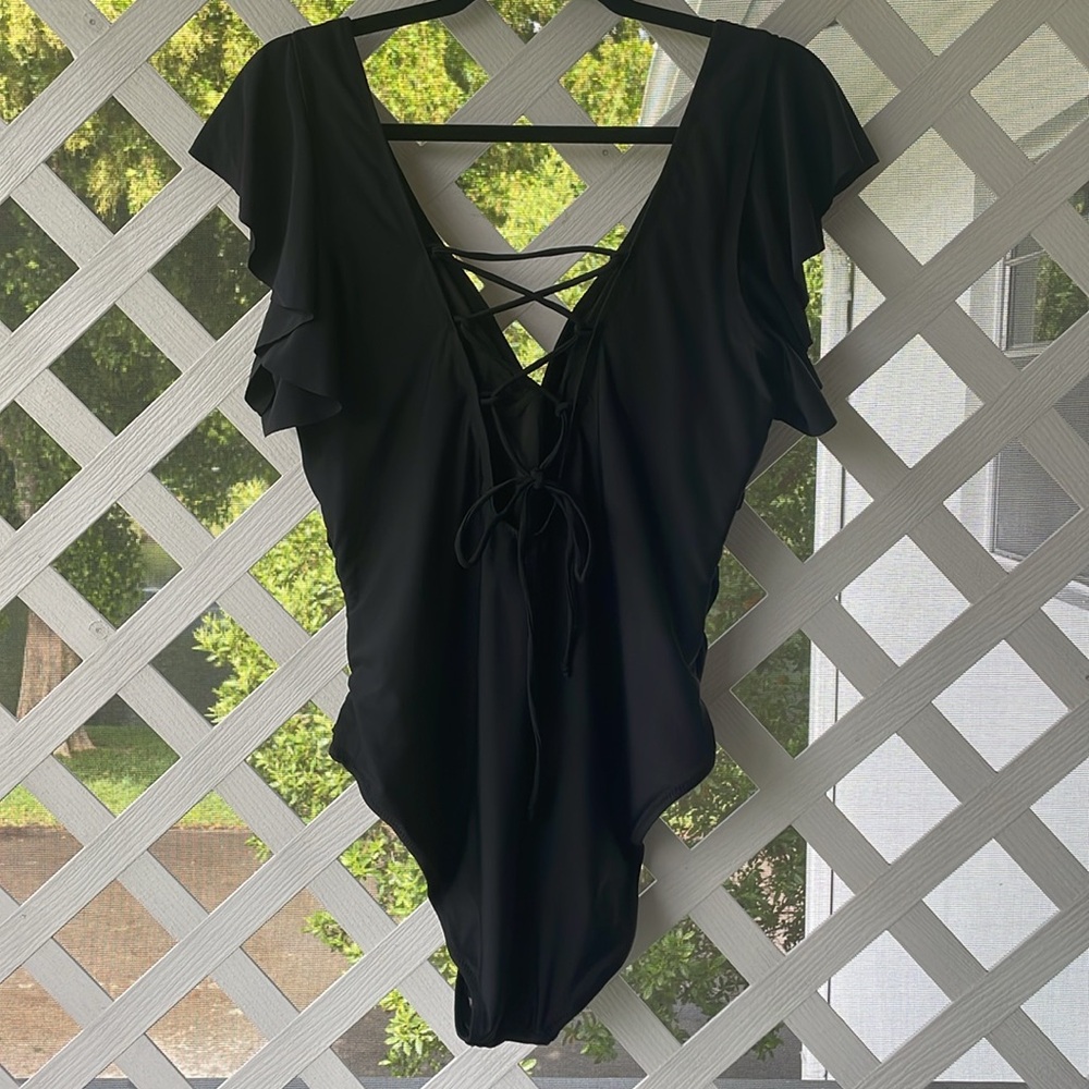 Blooming Jelly V-Neck Lace-Up Back Ruffle Sleeve Swimsuit - Picture 4 of 13